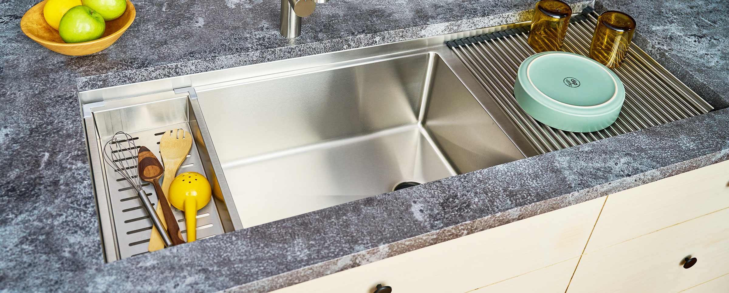 Large undermount stainless steel drainboard kitchen sink