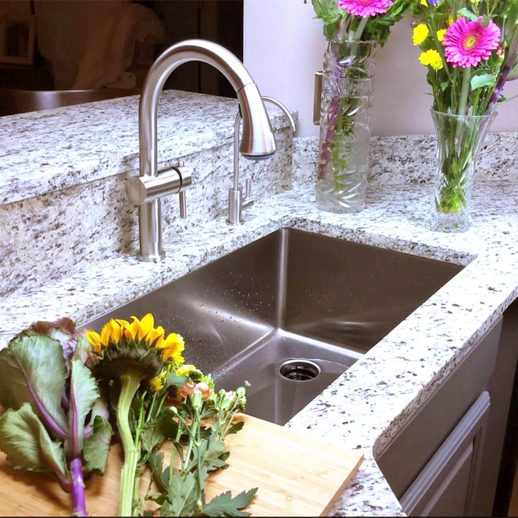 Seamless Drain in a 33" Single Bowl Classic-Style Kitchen Sink