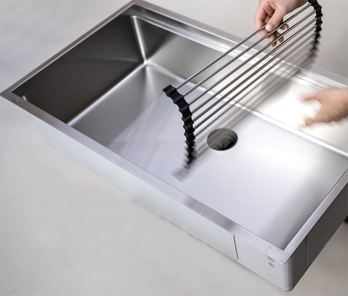 Create Good Sinks' Rollmat in a Workstation Kitchen Sink