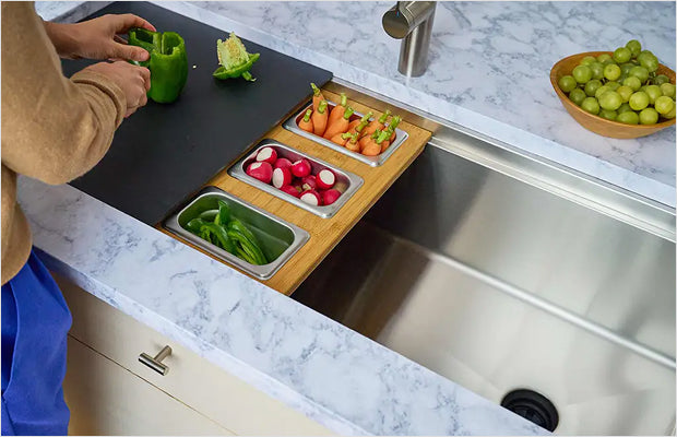 Offset drain improves workflow when using workstation sink accessories