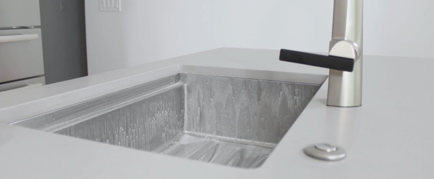 Video guide to regular cleaning and care of a stainless steel kitchen sink